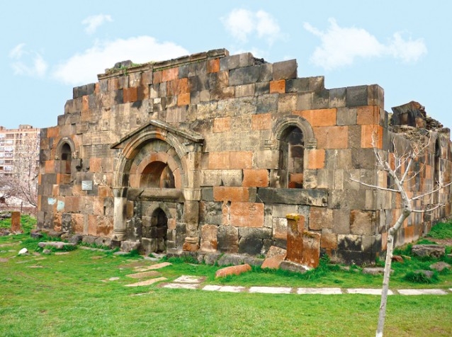 Երևանի և Հայաստանի հնագույն եկեղեցիներից մեկը՝ VI դարի Կաթողիկեն, որը հայտնի է նաև որպես Ավանի տաճար